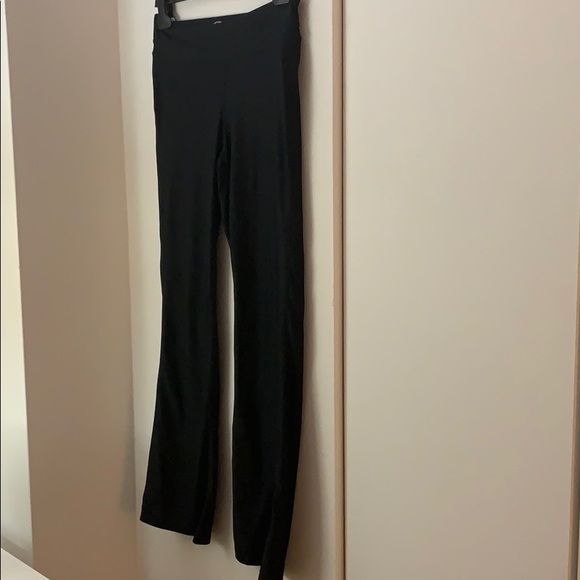 Black Boot Cut Flared Yoga Pants - Picture 3 of 6